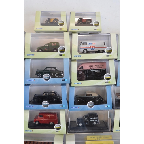 210 - Thirty 1/76 scale OO gauge diecast vehicle models from Oxford Diecast to include Commercial and Auto... 