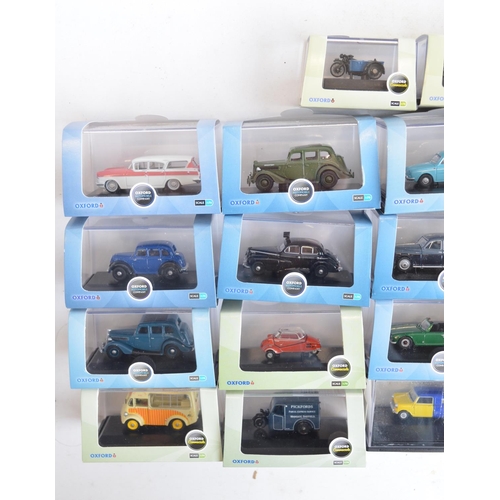 211 - Thirty two 1/76 scale OO gauge diecast vehicle models from Oxford Diecast to include Commercial, mil... 