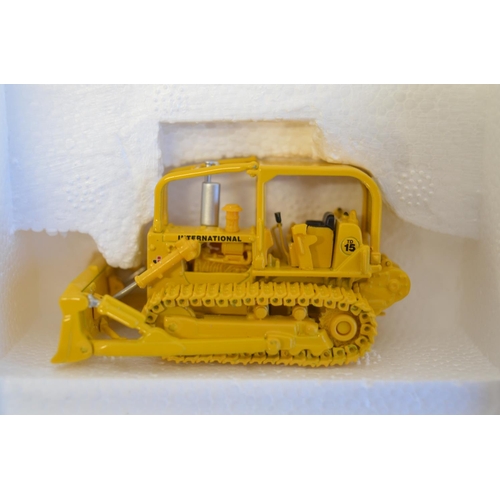 219 - Six 1/87 scale HO gauge diecast plant models to include 3x First Gear International Harvester models... 