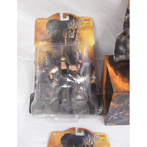 355 - Collection of assorted Sci-Fi related figures by Sota Toys, NECA, Funko, etc. inc. Predator, Riddick... 