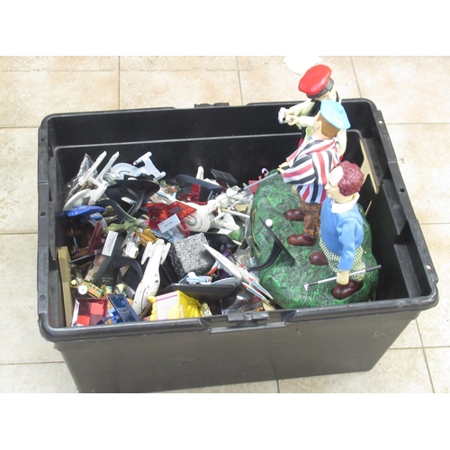 375 - Large mixed collection of plastic and resin figures and figurines, inc. Looney Tunes, Alice in Wonde... 