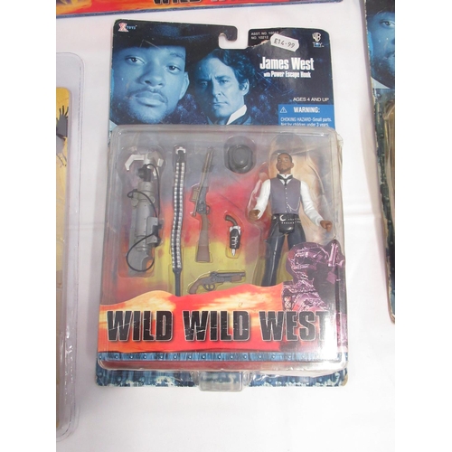 379 - Wild Wild West X-Toys Derailer Tank, Desert Wasp Nitro-Cycle and 7 figurines, one figurines case and... 