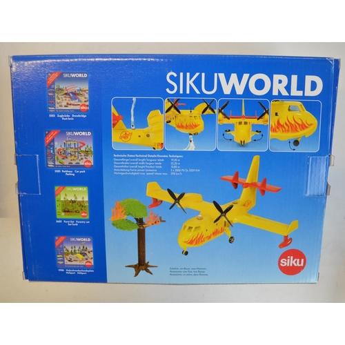 262 - Twenty four boxed model sets from Siku to include diecast series models, a Siku World 1793 fire figh... 