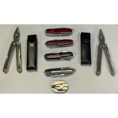 593 - Collection of utility knifes and multi tools (7)