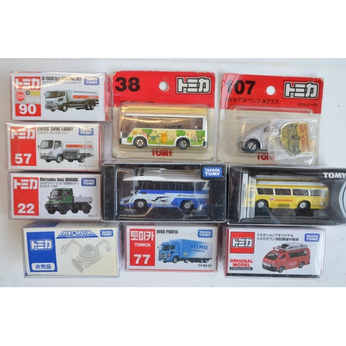 285 - Twenty nine boxed Japanese imported small scale diecast models from Takara Tomy to include 3 bus mul... 