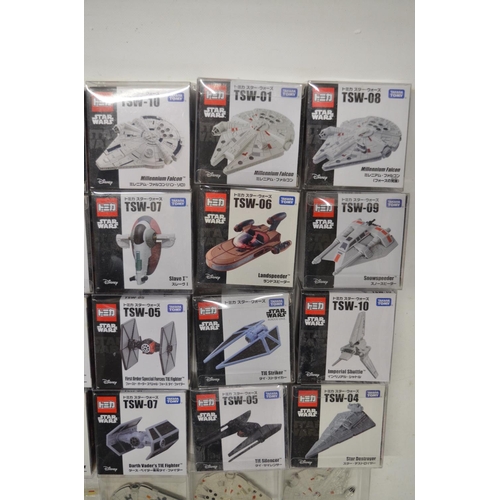 300 - Collection of small scale Star Wars models to include 25 diecast Takara Tomy (all as new) and other ... 