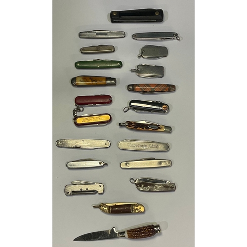 599 - Collection of advertisement pocket knifes including Harrison line, Eastwood Tavern, Redring ect. (21... 