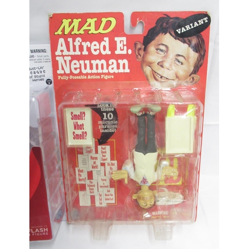 388 - DC's MAD Comics - MAD Alfred E. Nueman Variant Fully-Poseable Action Figure, cardboard has creasing ... 