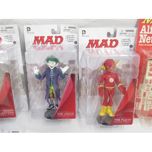 388 - DC's MAD Comics - MAD Alfred E. Nueman Variant Fully-Poseable Action Figure, cardboard has creasing ... 