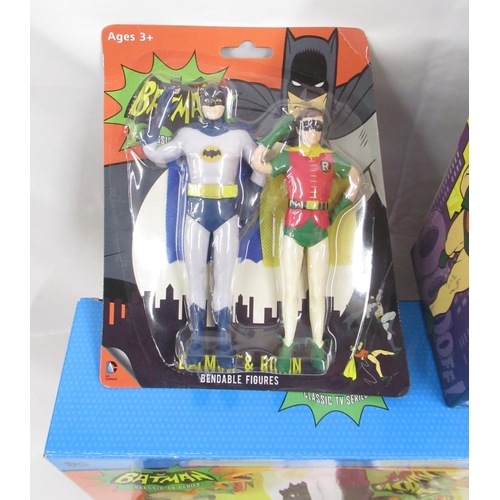 393 - Batman Classic TV Series - McFarlane Toys Villains Lair, Batcave, Mr.Freeze, The Riddler, Batman in ... 