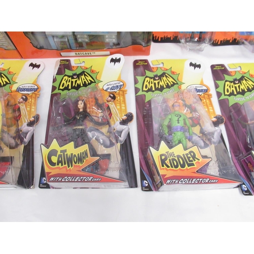 393 - Batman Classic TV Series - McFarlane Toys Villains Lair, Batcave, Mr.Freeze, The Riddler, Batman in ... 