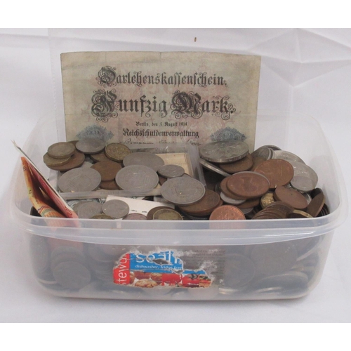 450 - Large mixed collection of GB and International coins and banknotes (qty.)