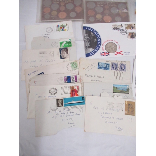 452 - Assorted collection of c20th International and GB coins, VE day & other First Day Covers with proof ... 