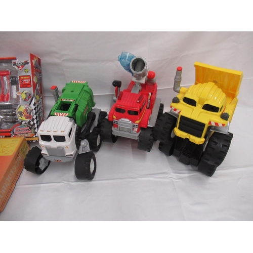 322 - Vintage boxed Computacar, appears complete, BOHUI toy Motor Engine, 3 large Matchbox vehicles, large... 