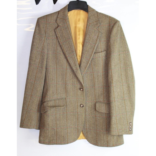 608 - Gents Supasax Bladen tweed wool hacking jacket, approximate size large