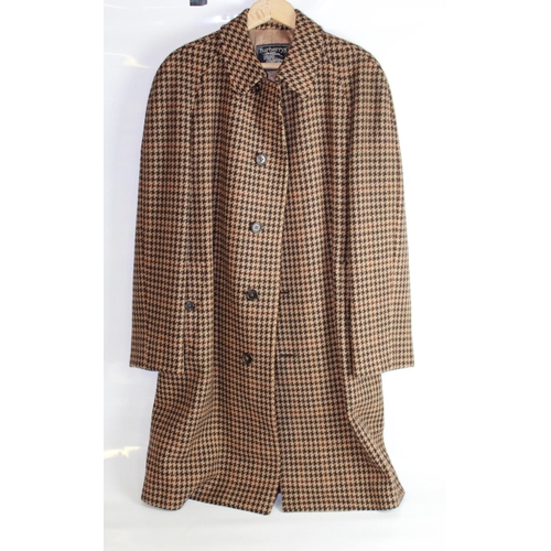 617 - Burberry brown houndstooth pattern overcoat, made from Burberry's Scottish cheviot, Chest size 40/41... 