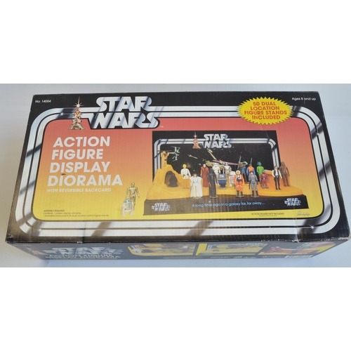 304 - Pride Displays Star Wars Action Figure Display Diorama set, contents appears unused/as new, box good