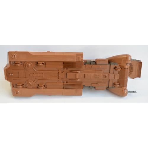 305 - Collection of Star Wars models (all plastic) to include a Hasbro MTT Droid carrier with droids (inco... 