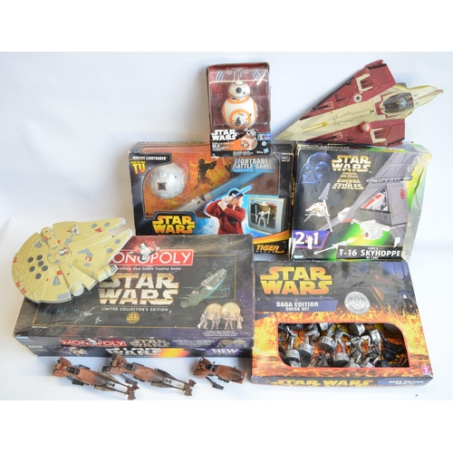 312 - Collection of Star Wars toys, models and board games to include Saga Edition Chess set (incomplete, ... 