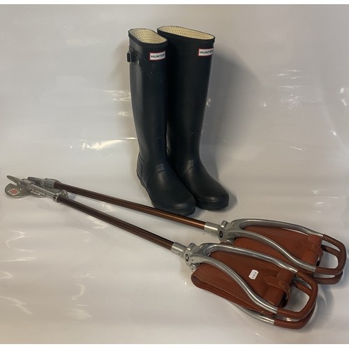 625 - Pair of navy blue wellingtons, size UK6, and two gamebird shooting sticks