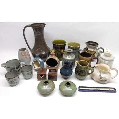 264 - Collection of studio pottery, incl. a Peter Holdsworth for Ramsbury tankard; Bolingey Perranport jug... 