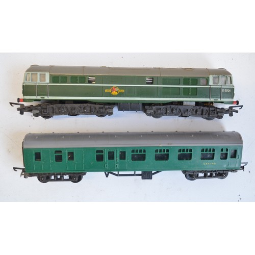 86A - Collection of N and TT gauge locomotives and passenger coaches from Minitrix, Lima and Tri-ang. Also... 