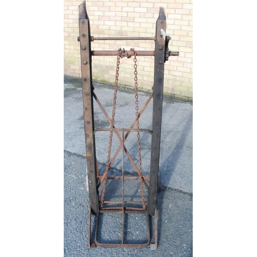 1209 - C20th sack elevator sack barrow, A/F, lacking handle to ratchet, L146cm W49cm, rack 33cm, wheel diam... 