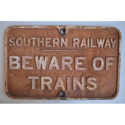 290 - Vintage cast iron relief Southern Railways 