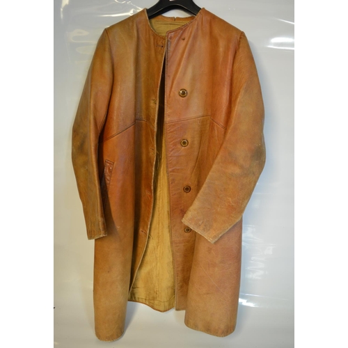 126 - Pair of early C20th leather motoring/aviators jackets, no sizes indicated to include a gentlemen's e... 