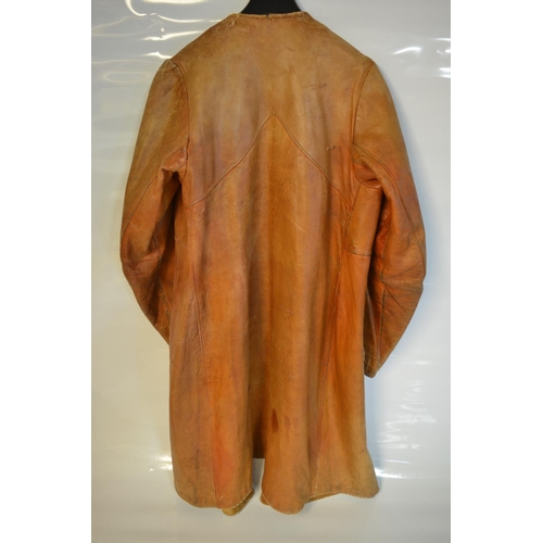 126 - Pair of early C20th leather motoring/aviators jackets, no sizes indicated to include a gentlemen's e... 