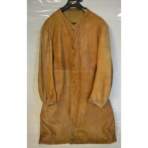 127 - Early C20th leather motoring/aviators jacket, no makers marks or size (estimate medium to large), po... 