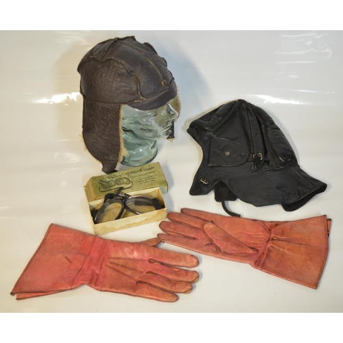 131 - Pair of vintage red leather unlined dispatch riders style gloves (stamped 1940, size 9 and a half), ... 