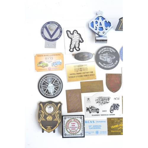 133 - Collection of vintage bonnet ornaments to include AA, RAC, Morris etc and car rally event plaques C1... 