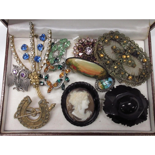 103 - Collection of vintage costume jewellery incl. Whitby jet brooch, cameo brooch set in Whitby jet, oth... 