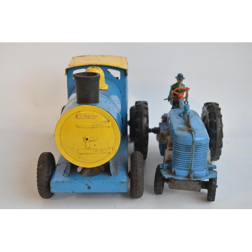 177 - Vintage battery operated Reversible Diesel Electric tractor model by Marx (corrosion to battery comp... 