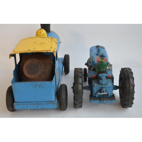 177 - Vintage battery operated Reversible Diesel Electric tractor model by Marx (corrosion to battery comp... 