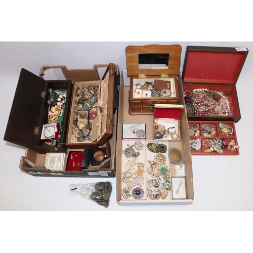 161 - Collection of costume jewellery, silver 'mizpah' brooch, Smiths Empire ladies wristwatch, Ingersoll ... 