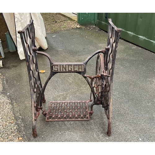 1255 - A Cast iron singer sewing machine table base, height 70cm