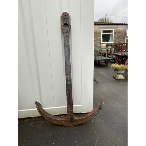 1267 - Very large ships anchor, H168cm