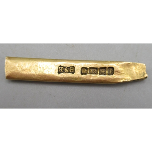 561 - 18ct yellow gold, scrap, stamped 18ct, 5.86g