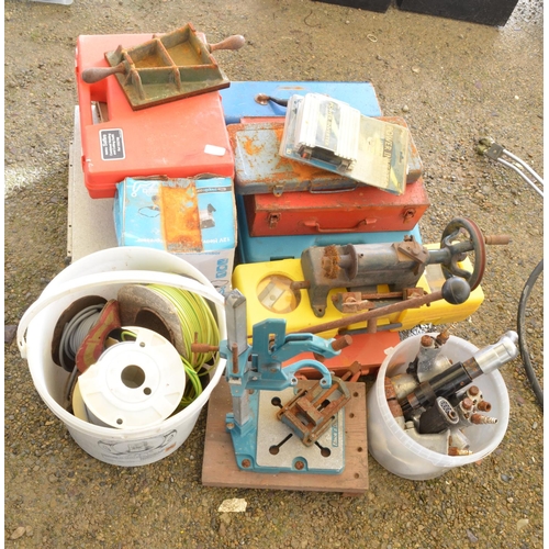 1308 - Collection of previously used workshop tools to include air tools and welding equipment, a Challenge... 