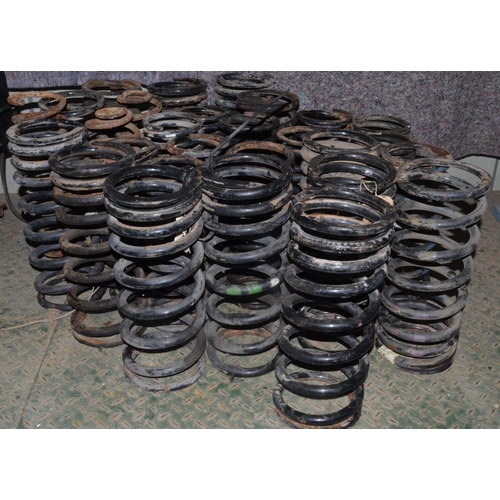 1315 - Collection of used car springs. Qty