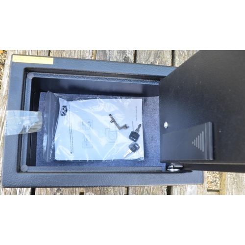 1314 - Small Smith & Locke digital safe with keys and instructions, W31xD20xH20cm