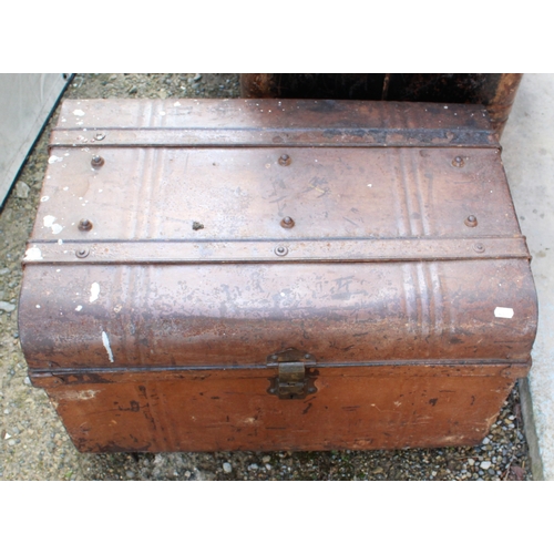 1255A - Collection of 5 metal travelling trunks of various sizes