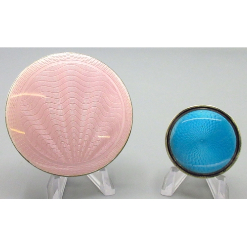 1076 - George V1 silver and enamel circular powder compact with pink radiating guilloche enamel hinged lid,... 