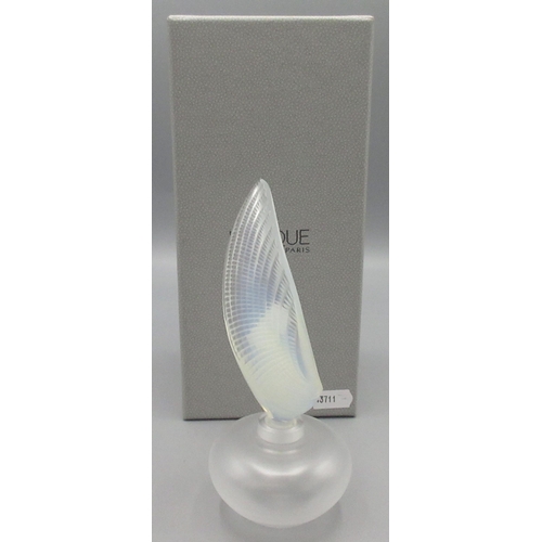 1171 - Lalique 'Coquillage' glass perfume bottle, opalescent decorative stopper, boxed, H16cm