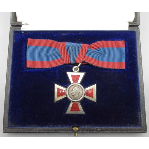 1393 - George V Associates Royal Red Cross medal in fitted Garrards case.