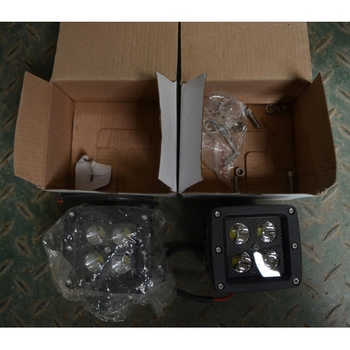 261 - Collection of mostly replacement parts for Land Rover Defender series to include 4x Bremsen AXBP2122... 