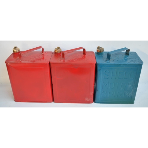 266 - Three vintage 2 gallon petrol cans to include 2x unbranded and 1x Shell Motor Spirit, a 25 litre Rob... 