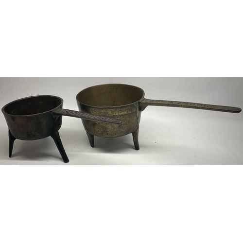 1175 - Wasbrough Foundry of Bristol bronze skillet, of typical form, on three splayed feet, handle cast 'Wa... 